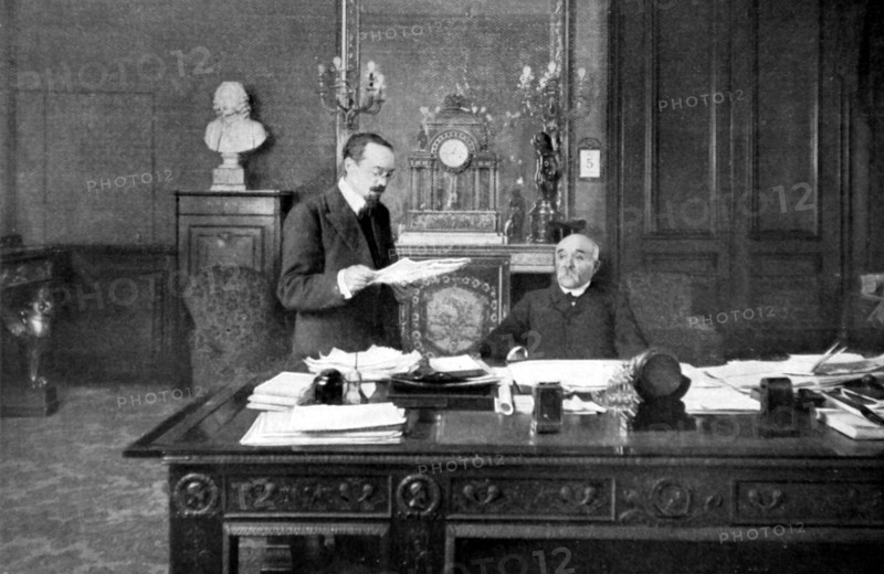 Mr. Clemenceau and Mr. Albert Sarraut, Place Beauveau (May 5, 1906)