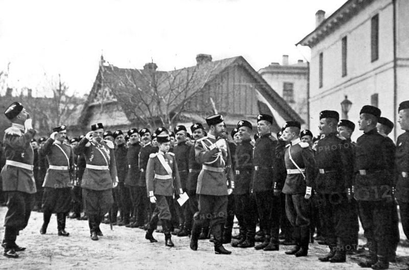 Nicholas II and Grand Duke Dimitri inspecting the 2nd regiment of infantrymen (1905)