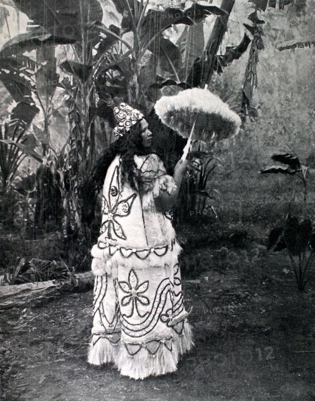Tahitian woman celebrating the French National Day in Papeete