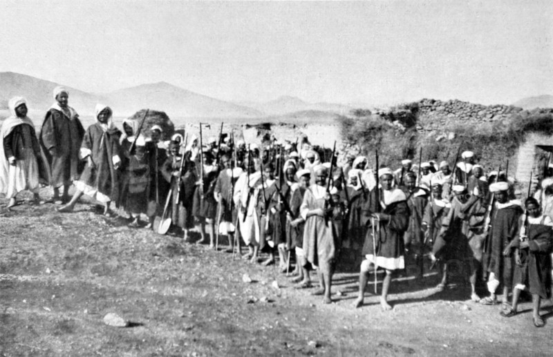 Rif War, Morocco (1922).
Guard of the Abadda Dar Chaief