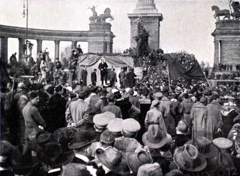 Formation d'une armée rouge en Hongrie, en 1919.