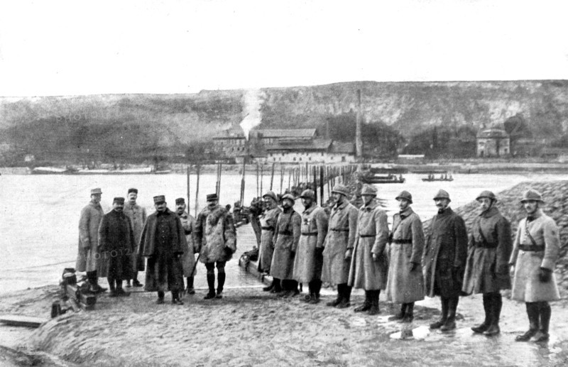 Occupation of Germany.
Inauguration of the first French bridge on the Rhine, 1919.