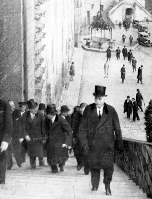 President Doumergue visiting the castle of Duchess  Anne, in Nantes (1930)