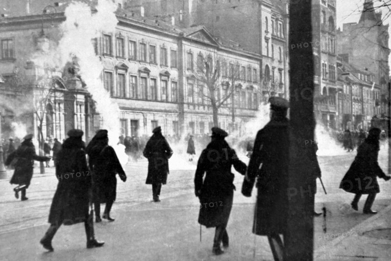 Manifestation du parti démocratique polonais à Varsovie, en 1931.