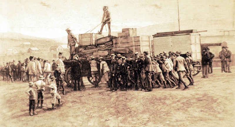 Boer War. Loading of a gun from Le Creusot, which is going to be sent to Ladysmith (1900)