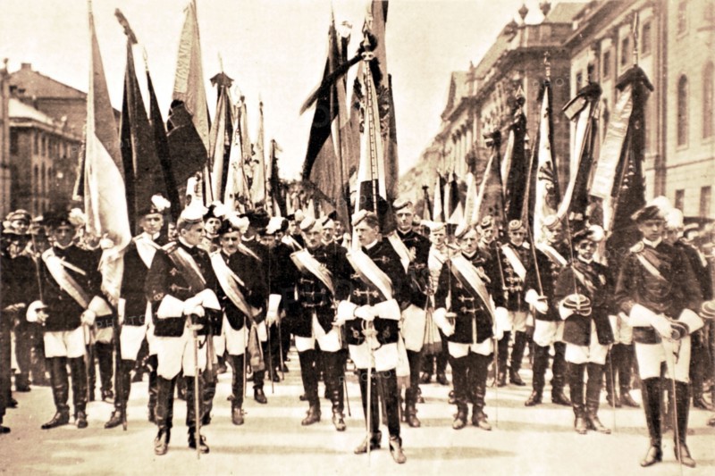 Allemagne. Délégués des corporations étudiantes réunis pour célébrer la mémoire de leurs anciens camarades tués à l'ennemi (1919)