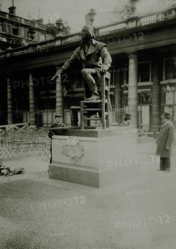 Statue of Camille Desmoulins