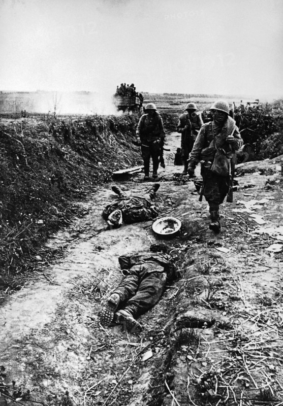 Berlin / Front de l'est / Ukraine, 1944