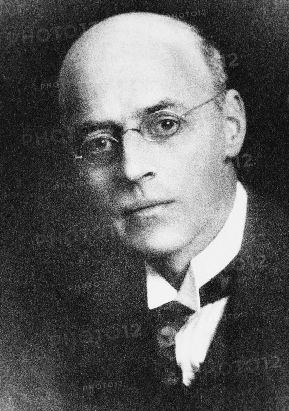 Richardson, Sir Owen William, British physicist.