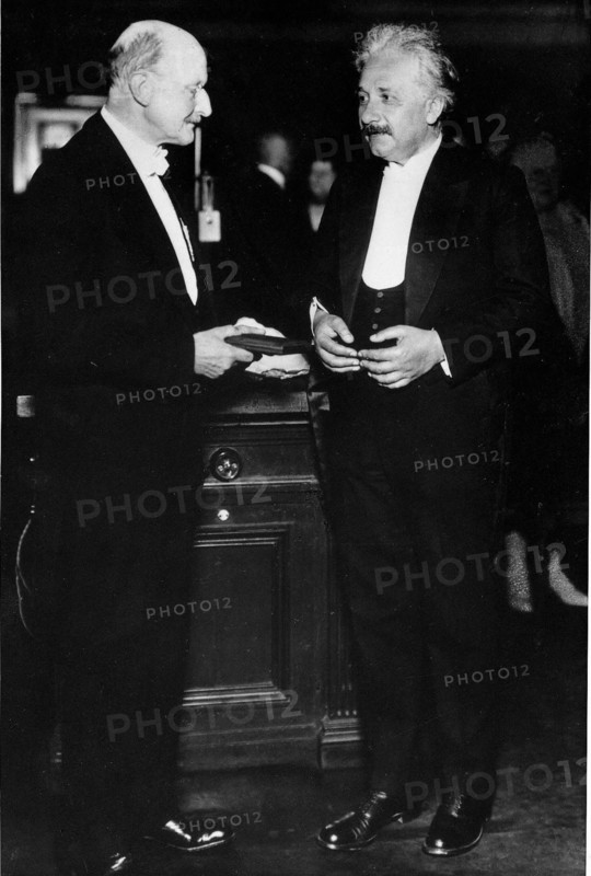 1900 / Quantum theory / Einstein und Planck