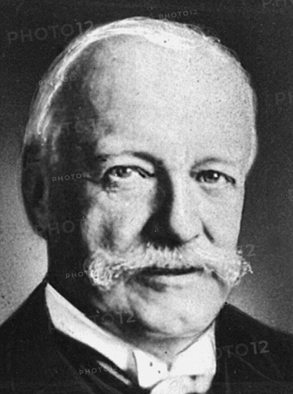 Bülow, Bernhard, comte von