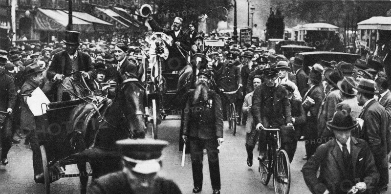 Gustave Eiffel arriving in Paris