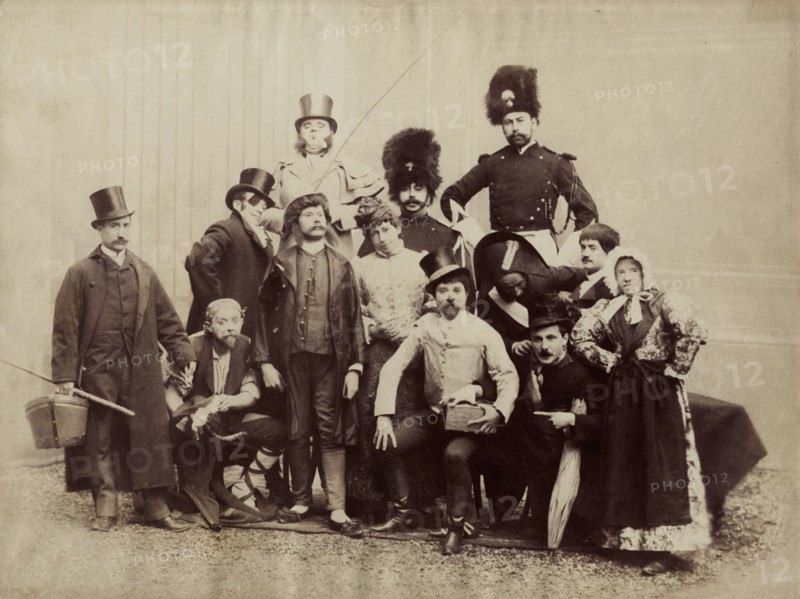 Delton, A circus troupe