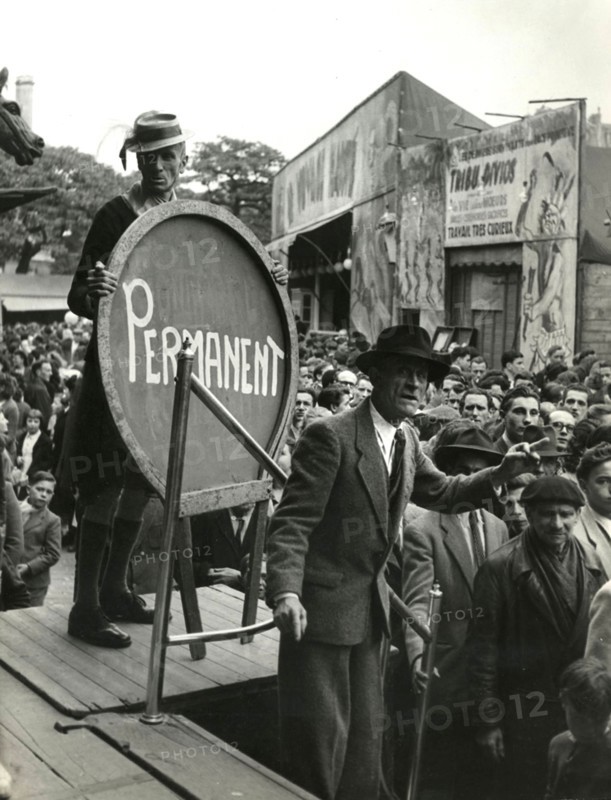 The Cirque Fanni at the Foire du Trône, circa 1948