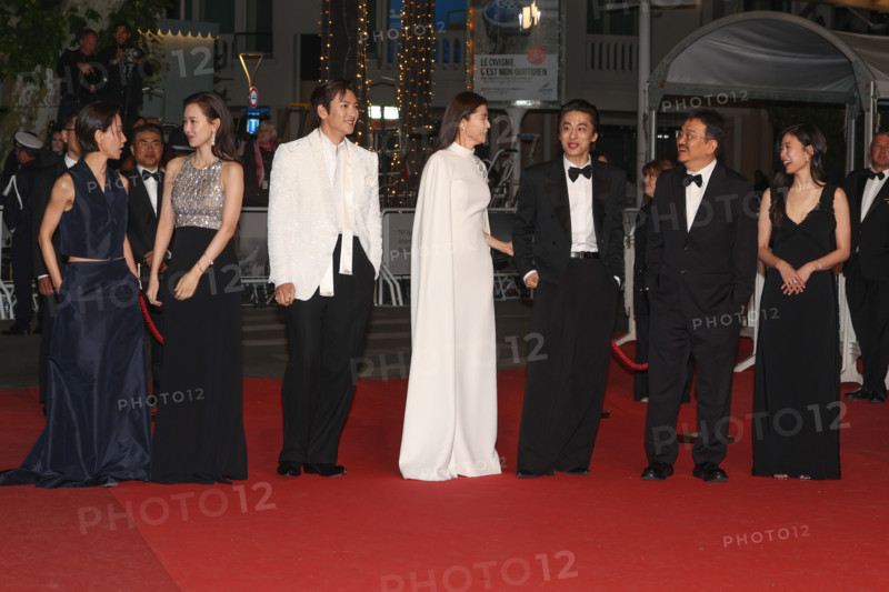 Cast of the film "Gun-Che" (Colony)