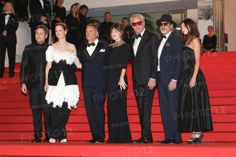The cast of the film 'Diamond'