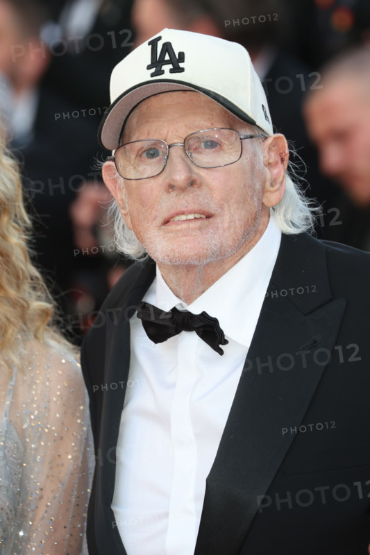 Bruce Dern lors de la montée des marches du film La Bataille de Gaulle: L'age de fer (De Gaulle: Tilting Iron) pendant le 79ème Festival de Cannes au Palais des Festivals le 20 mai, 2026 à Cannes, France.