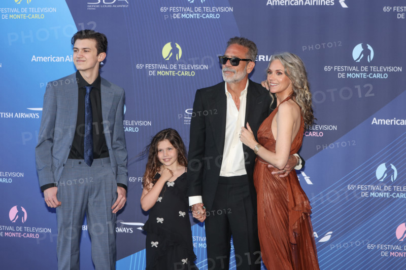 Jeffrey Dean Morgan and family