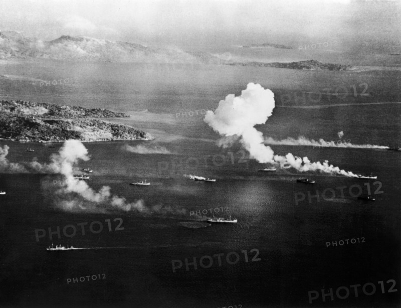 Bombardment of Truk (Carolina Islands) by American planes,1944