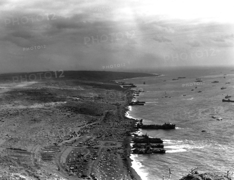 Iwo Jima (Bonin Islands, Pacific): American landing, March 1945.
