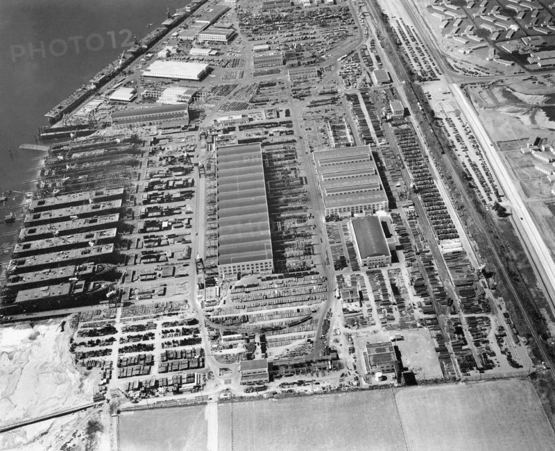 Aerial view of the Kaiser shipyards in Vancouver, Washington