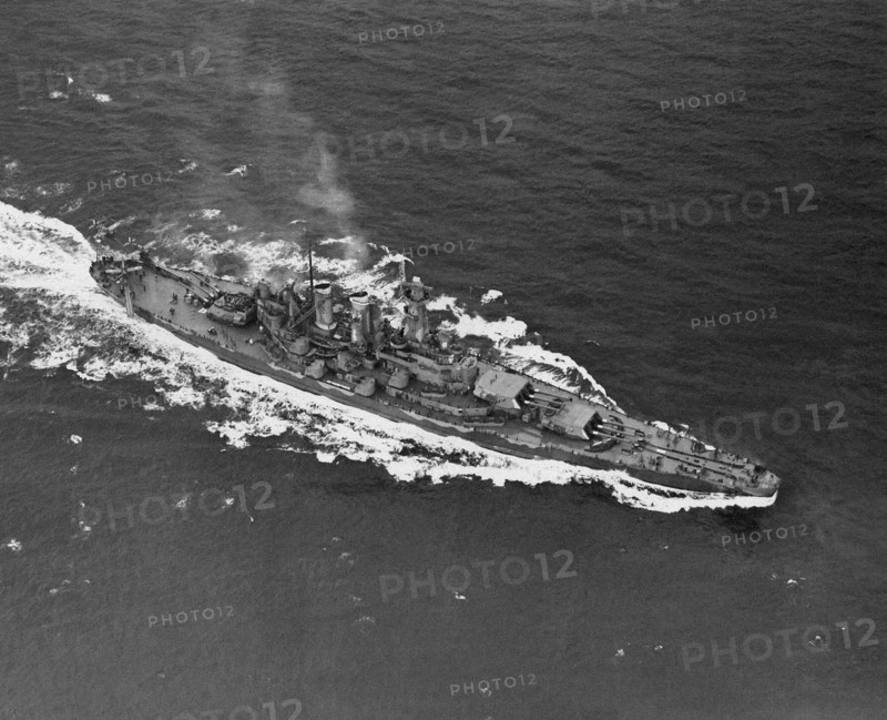 Aerial view of the American battleship "North Carolina", 1942