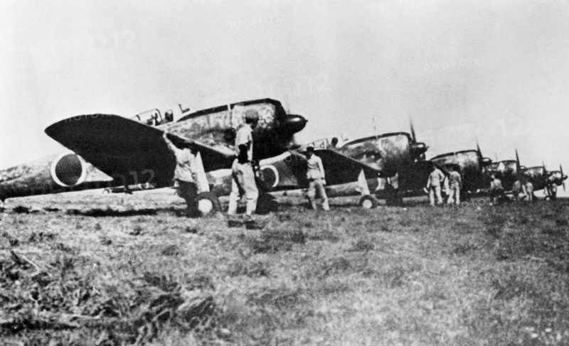 Japanese Nakajima Ki-43 IIa fighters on an airfield, 1943-44.