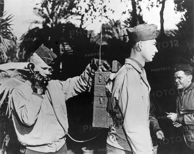 American SCR-300 Walkie-Talkie FM, 1944-45.