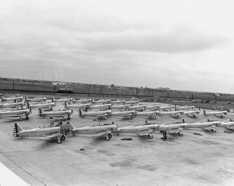 Avions d'entraînement américains North American T-6 Texan ou Harvard