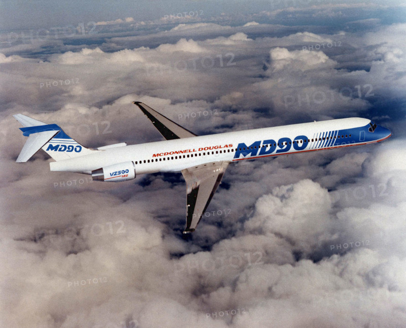 Avion de transport commercial américain McDonnell-Douglas MD-90