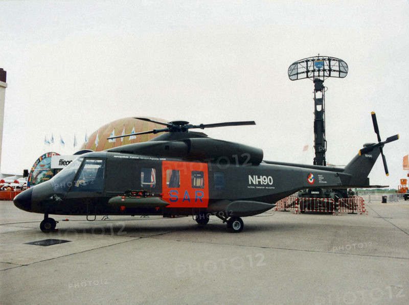 Hélicoptère européen Aérospatiale-MBB-Agusta-Fokker NH-90.