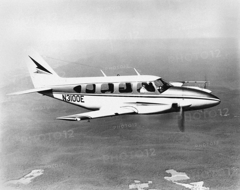 American Piper Navajo business and commuter plane