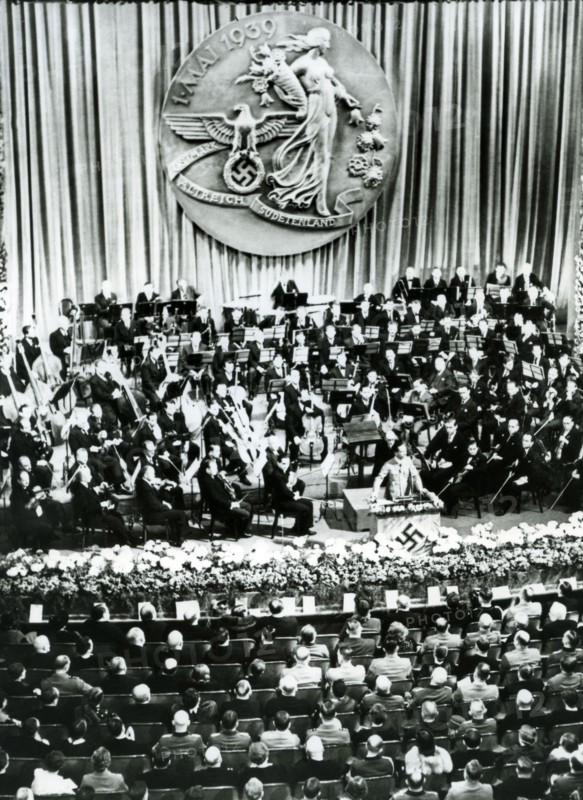 Joseph Goebbels delivering a speech