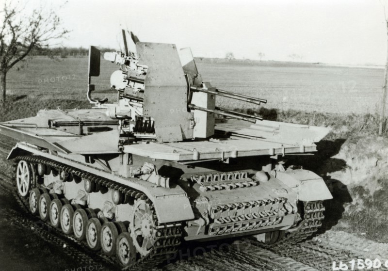 Quadruple anti-aircraft guns, 1943
