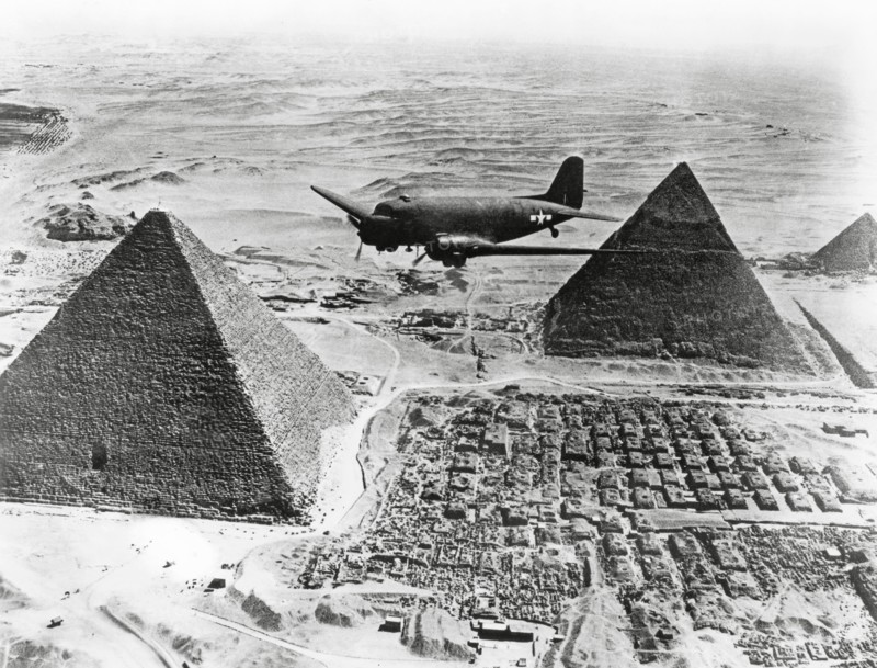 Avion de transport Douglas C-47, 1944