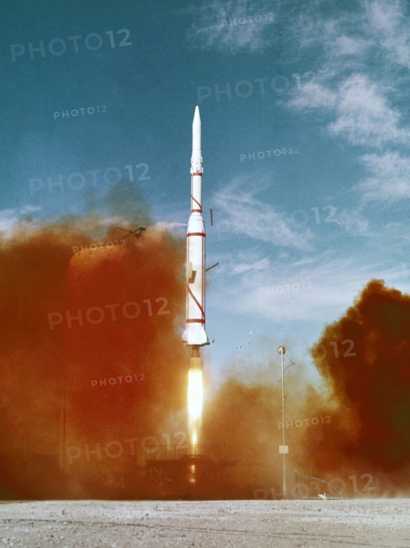 Lancement d'une fusée Diamant, 1966