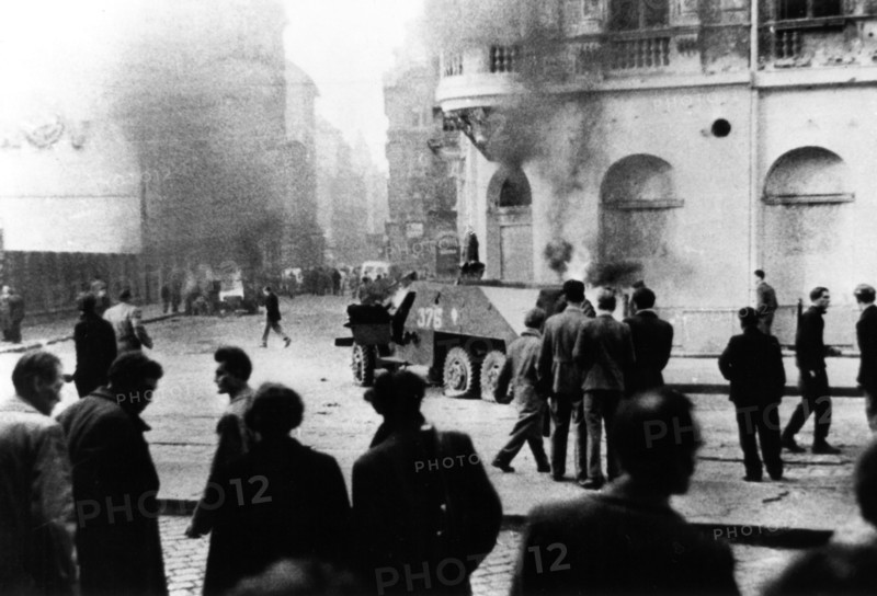 Budapest, un "cocktail molotov" a été lancé contre un char soviétique