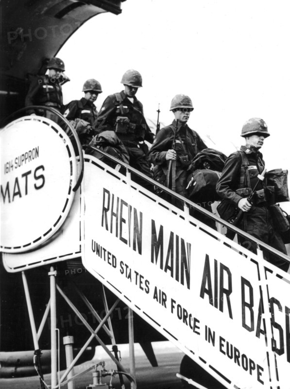 Germany. American airborne troops arriving in Frankfurt