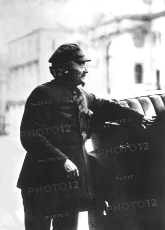 Léon Trotsky during the Brestlivosk negotiations