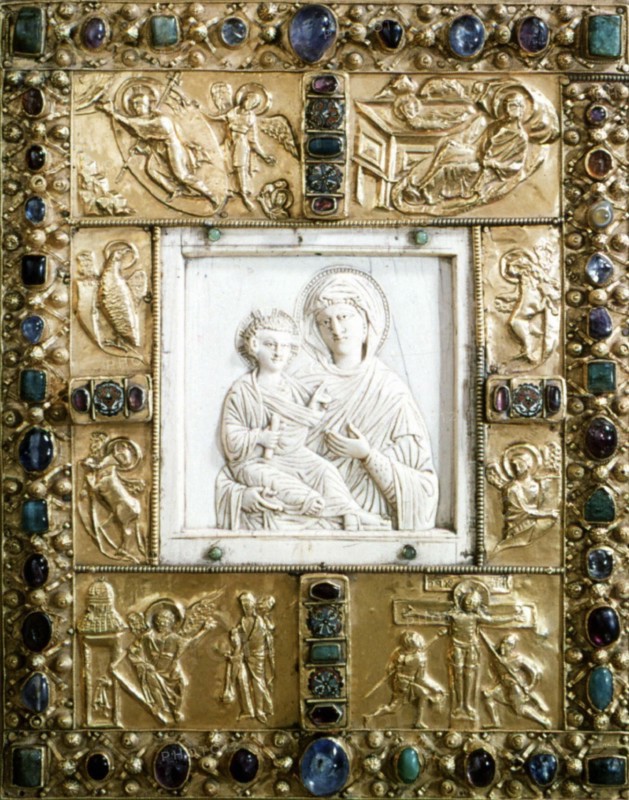 Aachen Treasure. Gold book-binding with precious stones
