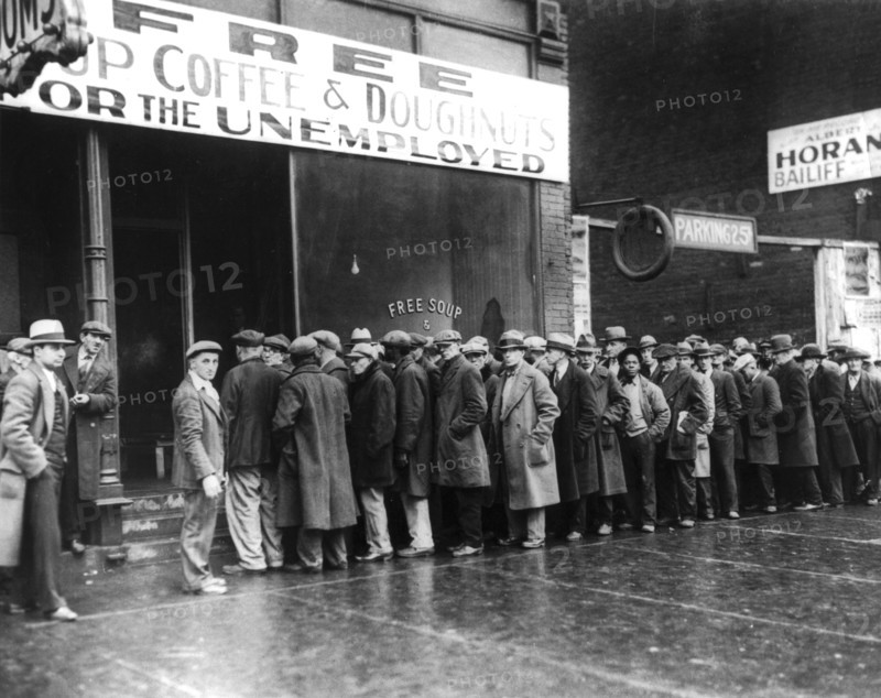 Overall view of the 'soup kitchen' sponsored by the gangster Al Capone