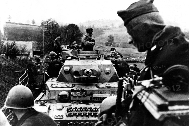 Chasse aux partisans avec des chars (1943)