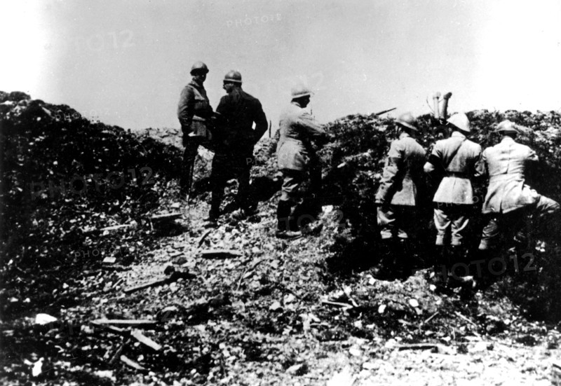 Mangin looking at the French city of Douaumont, 1916