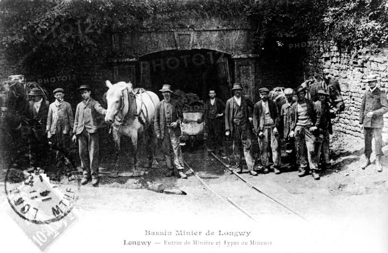 Postcard showing miners entering the mineral basin of Longwy