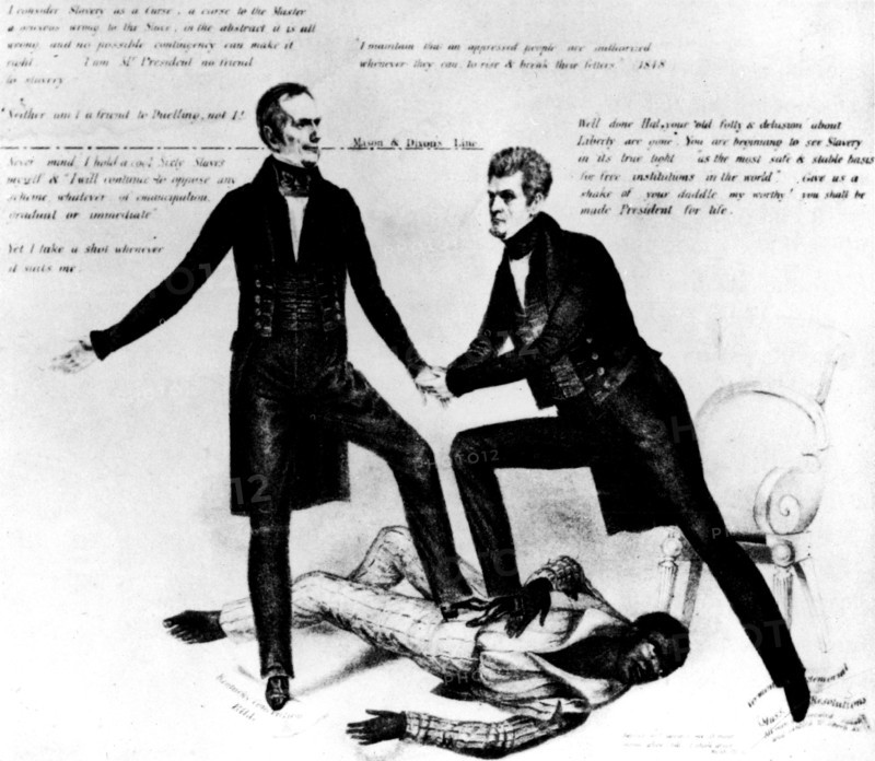 Caricature montrant Henri Clay (à gauche) et John D. Calhoum (à droite) debout sur un noir écrasé