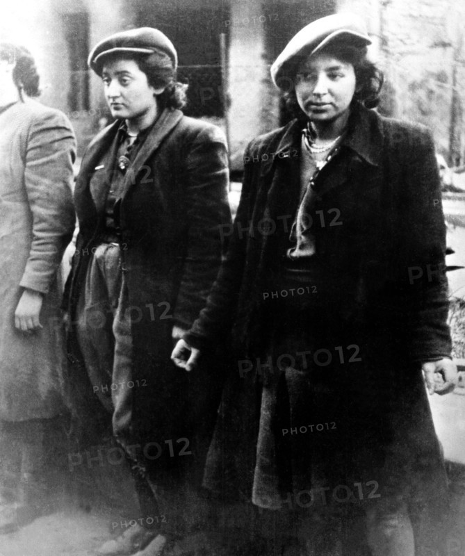 Warsaw ghetto: Resistant women arrested by Germans officers