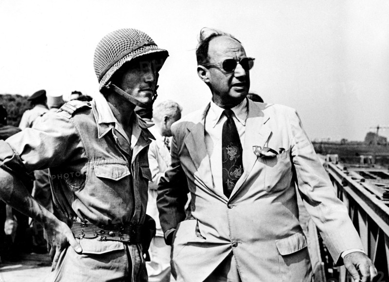 Adelai-Stevenson's official visit in Vietnam