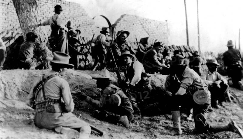 Révolution mexicaine. Un Américain combattant dans les rangs des insurgés mexicains à Juarez
