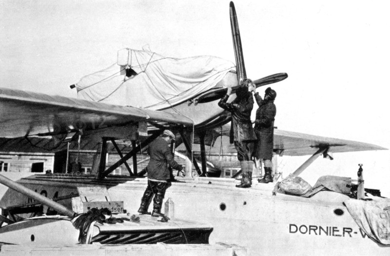Conquest of the poles / Captain Amundsen : "My polar flight"
