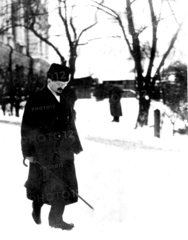 Léon Trotski pendant les pourparlers de Brest-Livosk.